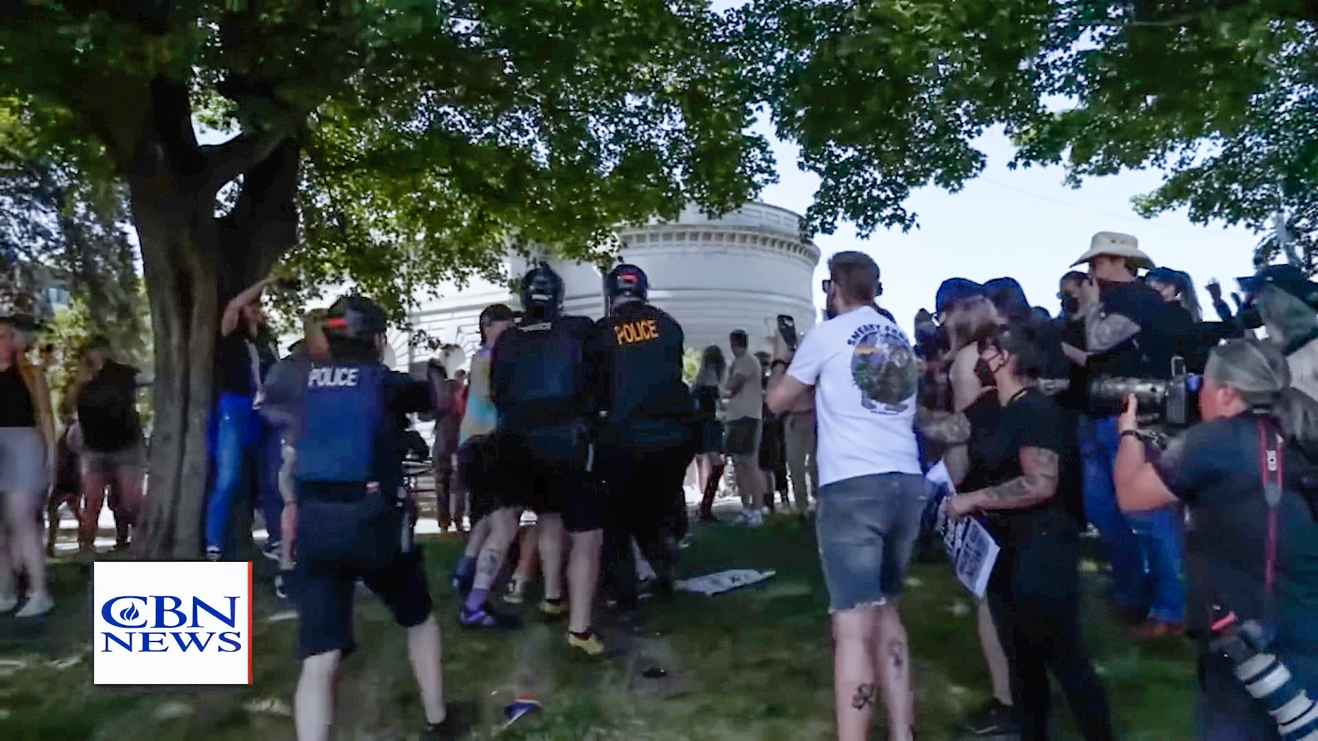 'Pulled a Knife on a 17-Year-Old': FBI Investigates Attack on Christian Prayer Rally in Seattle