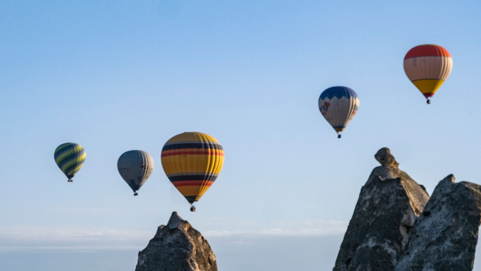 Hot air balloon crashes in Turkey, leaving one person dead and 19 injured | World News
