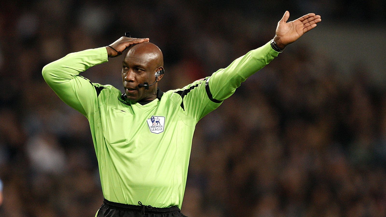 Uriah Rennie, the Premier League's first black referee, dies aged 65 | UK News
