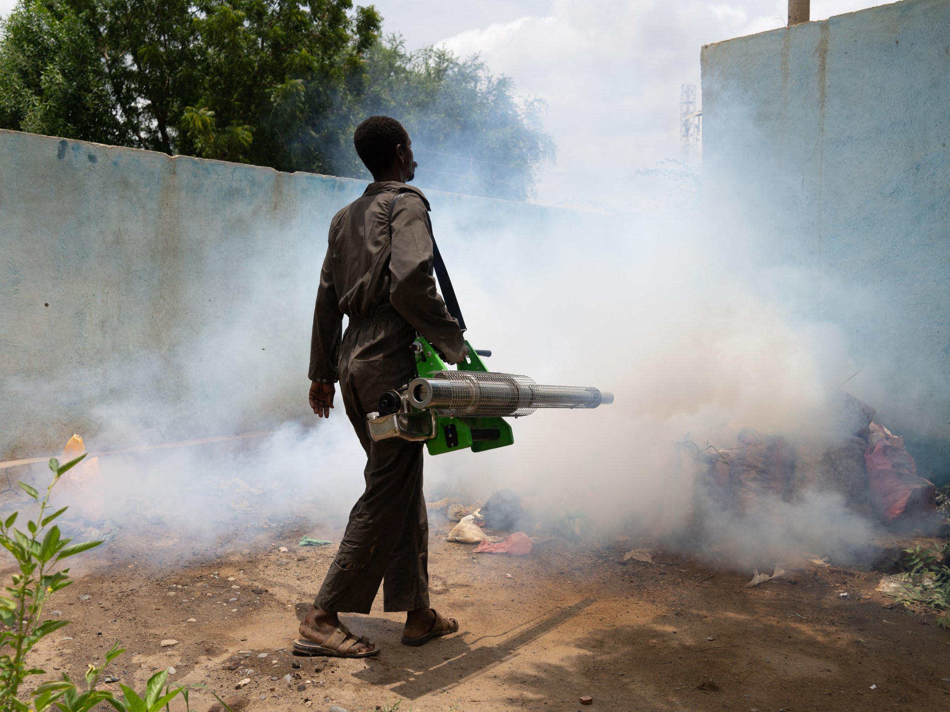 ‘Corpses rotting in the Nile’ as cholera tears through Sudan | Sudan war News