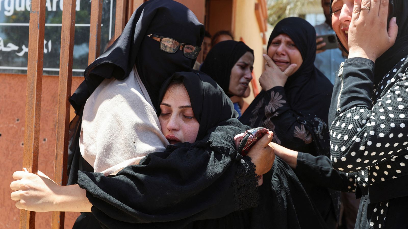 'At least 59 killed' in Gaza after Israeli military opens fire near aid centre and carries out strikes | World News