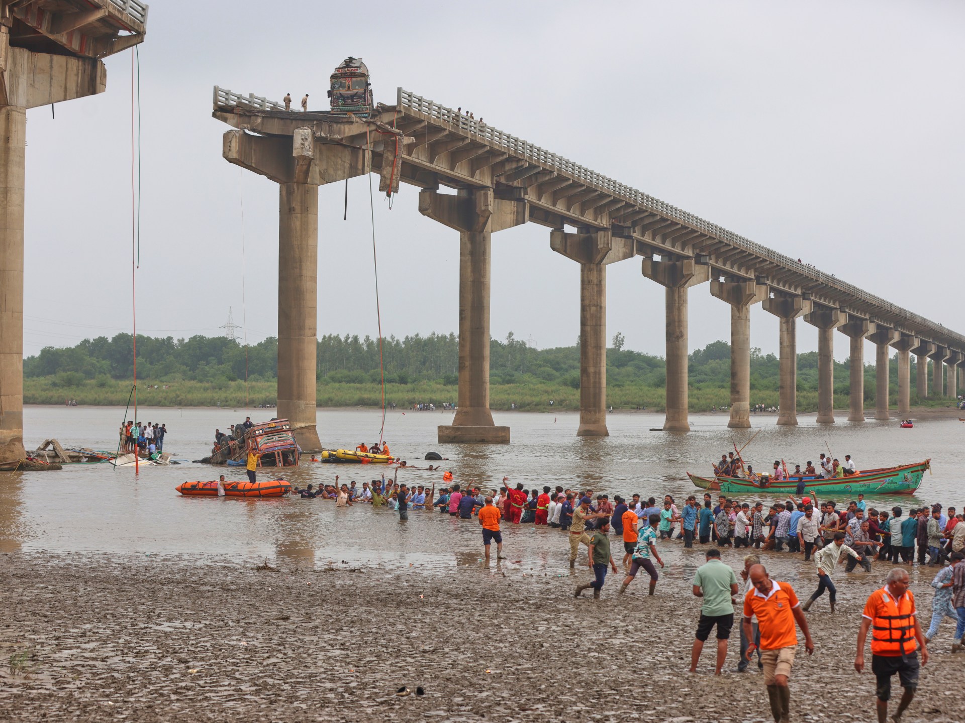 Bridge collapse in India’s Gujarat state kills at least nine | Infrastructure News