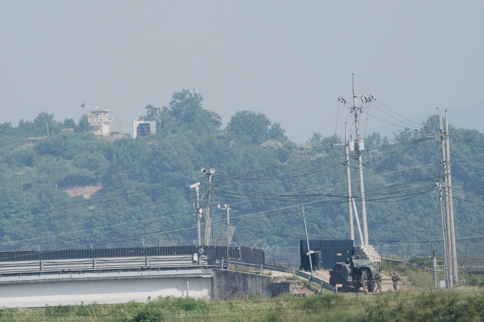 North Korean man crosses heavily fortified DMZ border to South Korea | Kim Jong Un News