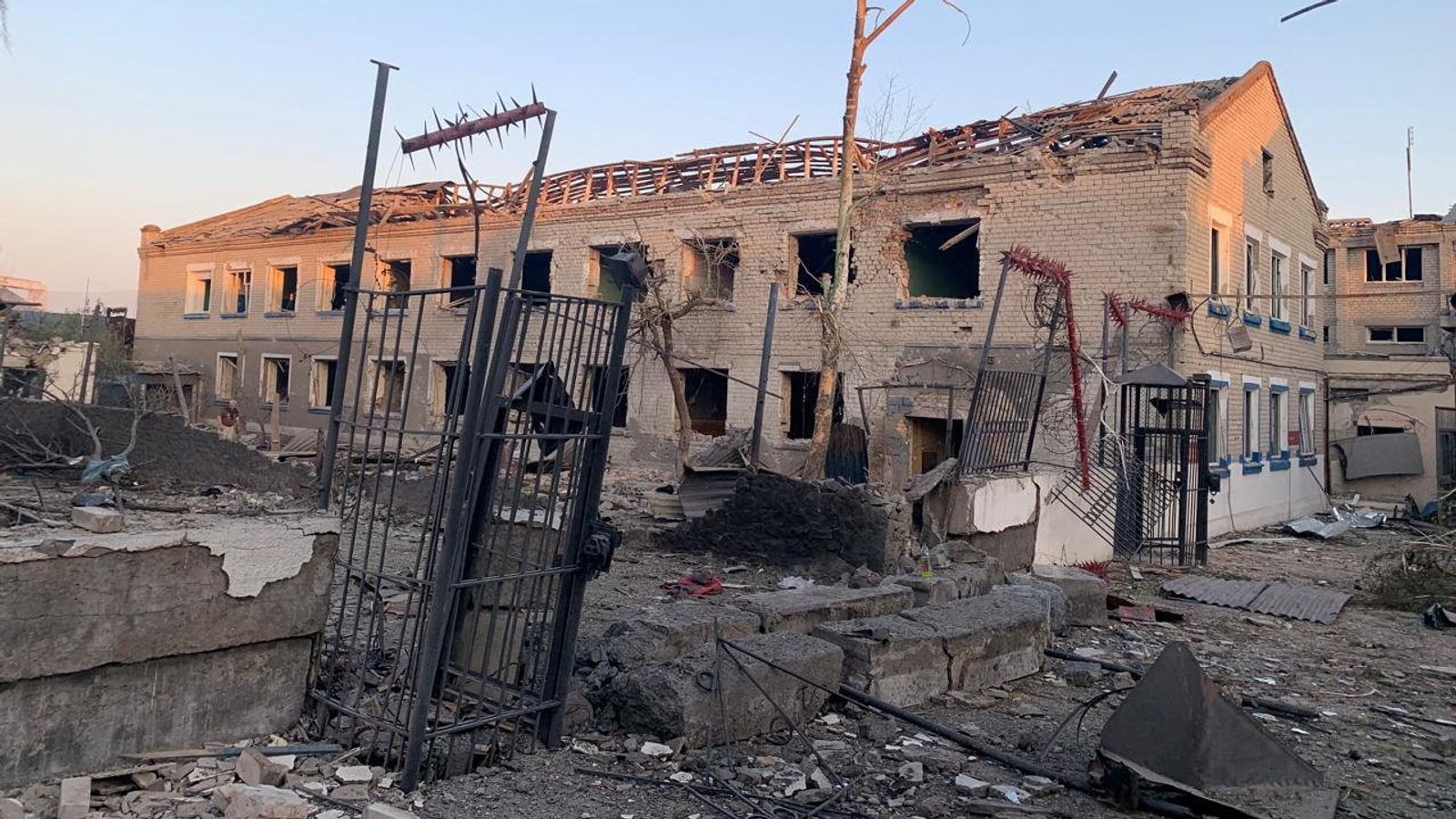 Russian strike on Ukrainian prison kills 17 people and injures more than 80 | World News
