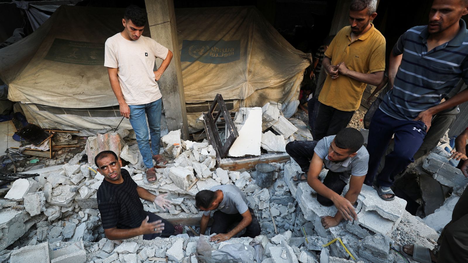 What is the possible Gaza hostage and ceasefire deal - and what challenges could lie ahead? | World News