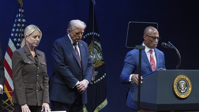 'We Are One Nation Under God': Trump Announces Plan for Prayer in Schools