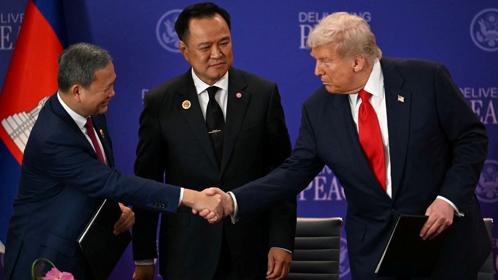 Trump oversees signing of 'historic' Thailand-Cambodia ceasefire deal | World News