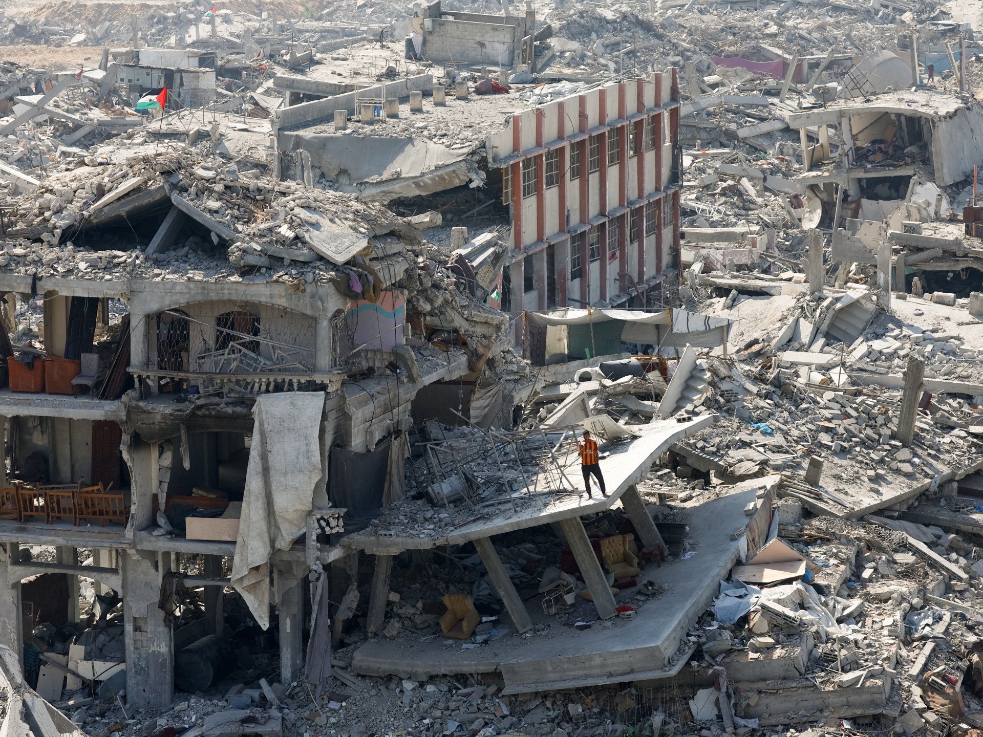 Israel releases five Palestinian prisoners as killings continue in Gaza | Israel-Palestine conflict News