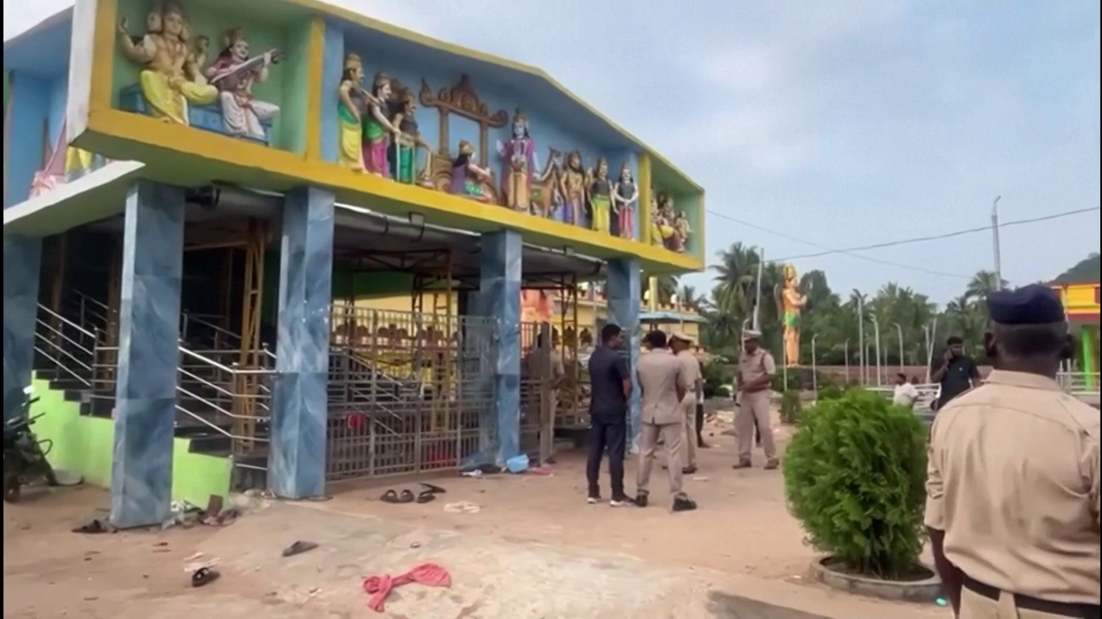 Nine dead in crowd crush at temple in India | World News